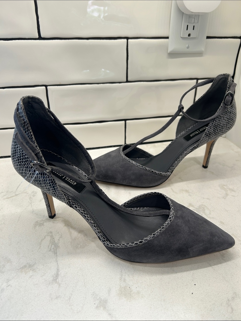 White House Black Market Aaralyn Gray Suede & Snakeskin T-Strap Pointed Toe 9.5